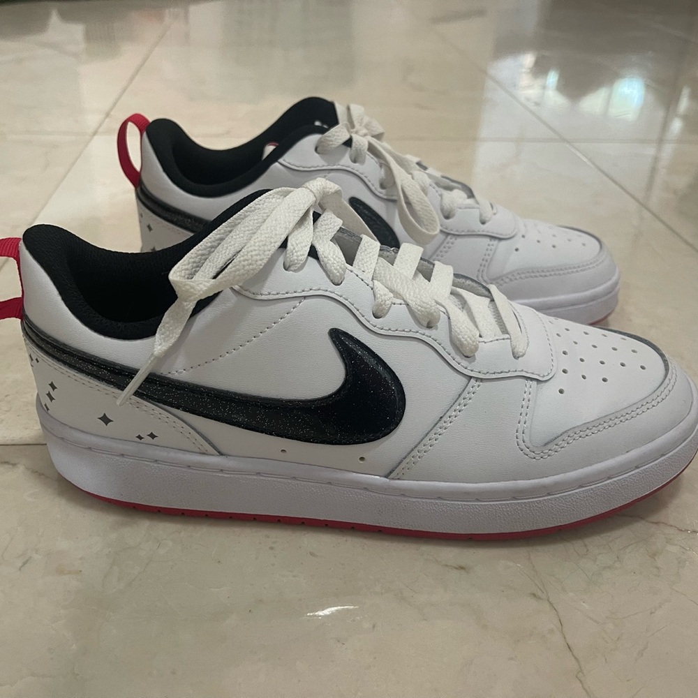 Nike White and Black Low-Top Sneakers with Red Accents
